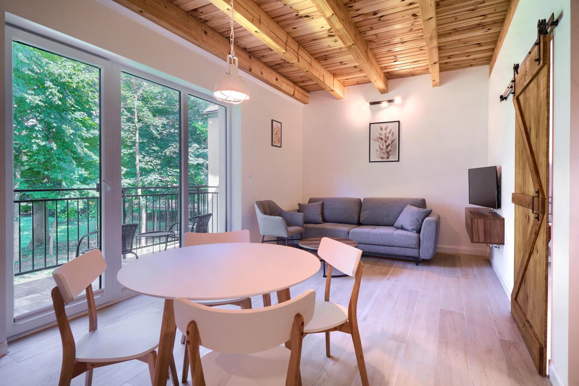 Apartment 7 Debow